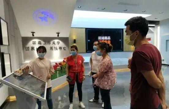 讓禁毒宣傳深入人心！鄂州社區(qū)組織參觀禁毒教育基地